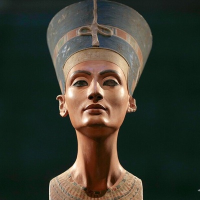 Fascinating Image of Queen Nefertiti, the Monotheist and Beautiful Wife of the Pharaoh of Egypt – She Orchestrated Prophet Joseph’s First Marriage [+Photo]