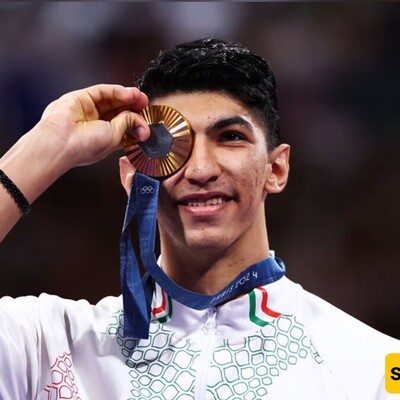 [VIDEO] Emotional Moments When Gold Medalist Arian Salimi Tears Up During National Anthem