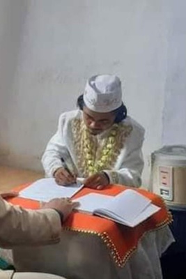 Indonesian Man Marries a Rice Cooker!