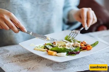 Eating at a Non-Muslim Restaurant — What Is Permitted, What’s Not, and When You Must Avoid It