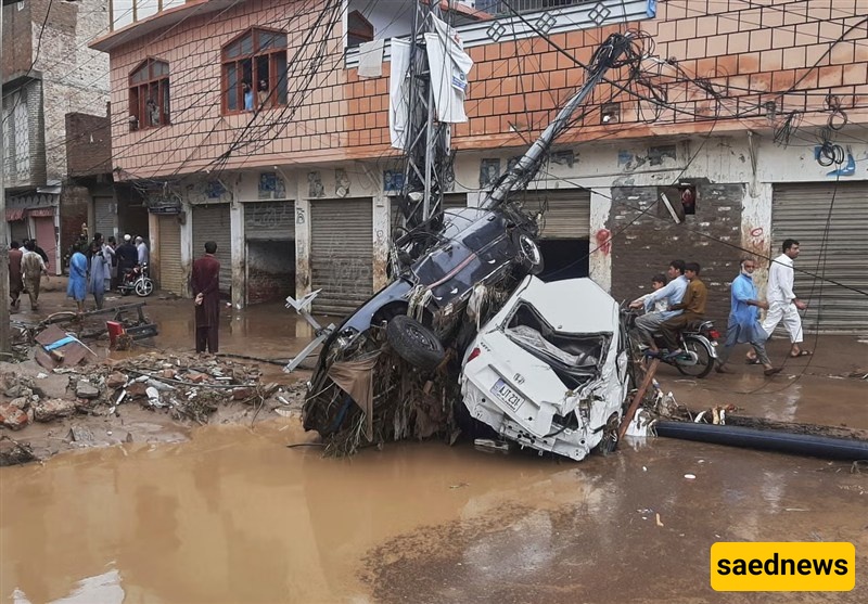 Pakistan Flash Floods Kill over 320 amid Heavy Monsoon Rains
