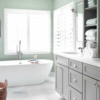 11 Dangerous Items You Should Never Keep in the Bathroom