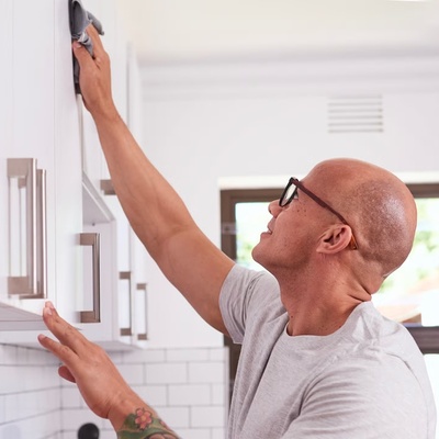 How to Easily Remove Grease From Kitchen Cabinets