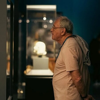 New Discovery About Aging: Visiting Museums Makes You Younger