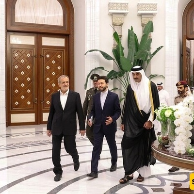 Reception of Masoud Pezeshkian by the Emir of Qatar at His Luxurious Residence with Traditional Arabic Coffee +Photo
