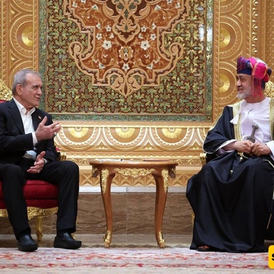 Exclusive Gift from the Sultan of Oman Presented to Masoud Pezeshkian at His Palace + photo