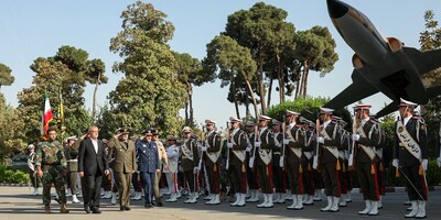 President Pezeshkian Meets with Senior Army Commanders in Iran