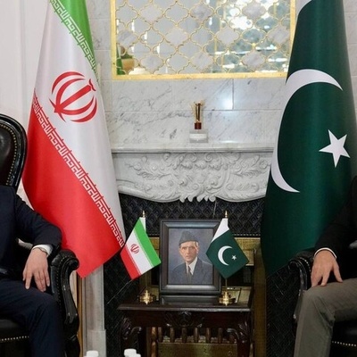 Pakistan Army Chief and Iranian Foreign Minister Hold Talks on Efforts to De-escalate US-Israeli Conflict