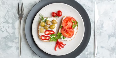 Why Food Looks More Delicious When Served on White Plates