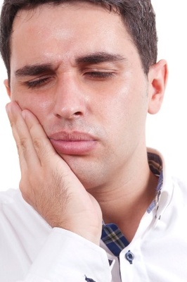 How to Manage a Tooth Infection at Home Safely: Practical Care Tips and Relief Options