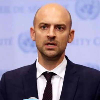 Paris Threatens to Reinstate Arms and Banking Sanctions if Iran Violates Commitments