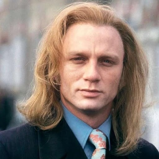 Daniel Craig