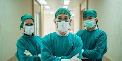 Interesting Facts About the Fabric and Features of Medical Staff Uniforms