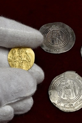 Did they really make coins like this in the old days?! Unbelievable! + Video
