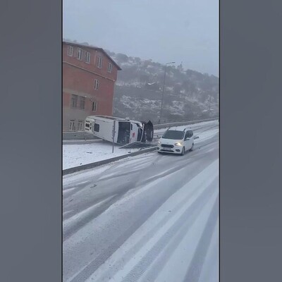 Spring Snowstorm and the Moment of a Terrifying Car Collision in Turkey / But the Benz Stood Firm Like a Mountain! + Video