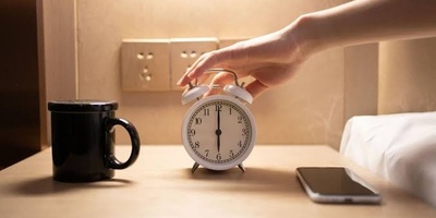 Early Rising and Depression: Can Waking Up Earlier Make You Happier?