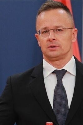 Hungary Warns of Escalating European Conflict Amid British, French Troop Deployment to Ukraine