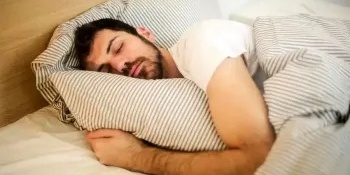 Does the Sense of Smell Become Weaker During Sleep?