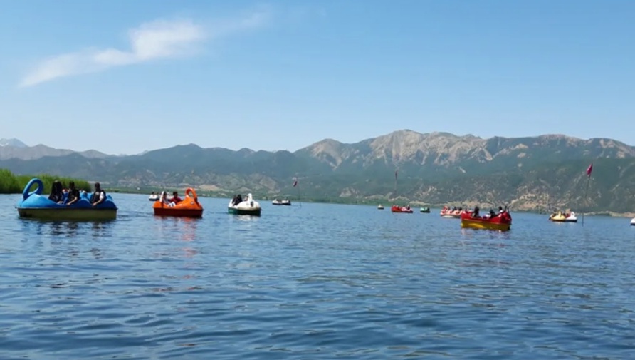 Lake Zarivar