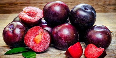 Best Methods for Freezing Plums and Long-Term Storage