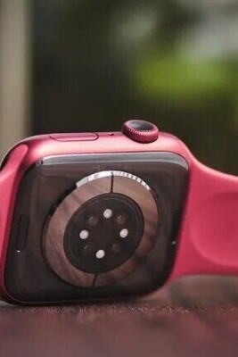 The Smartwatch Revolution: How Your Wrist Became a Mini Doctor