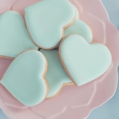 Mastering Royal Icing Consistencies: A Guide to Different Thickness Levels