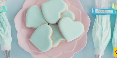 Mastering Royal Icing Consistencies: A Guide to Different Thickness Levels