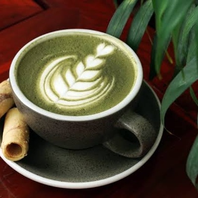Authentic Matcha Latte Recipe the Café Way + Barista Tips