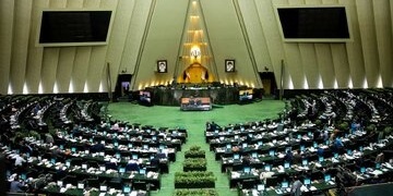 Sharp Criticism of the 12th Parliament Over Insulting Zarif: Capitulation Means Letting Foreigners Insult Our Officials Without Daring to Protest