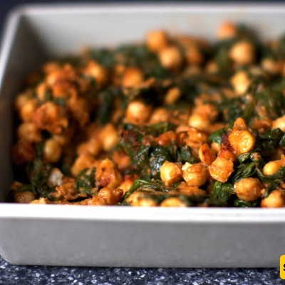 Looking for a Quick Dinner? Try This Turkish Chickpea and Spinach Recipe
