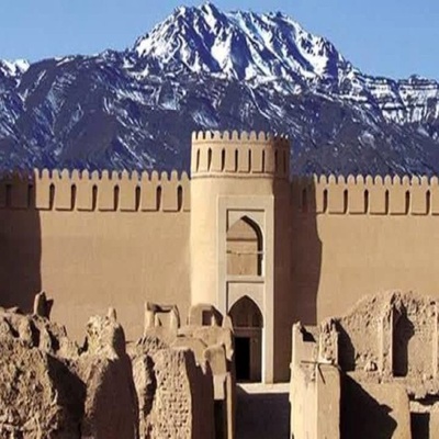 What Secrets Lie Behind the Narrow Alleys of Rayen Citadel?