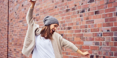 What Is a Cardigan? A Complete Guide to Styling Cardigans for Men and Women