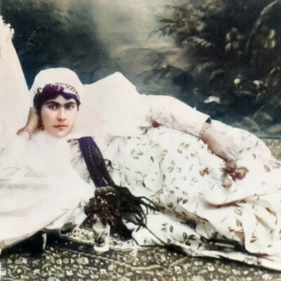 Historical Wonders | From the jeweled headbands of the aristocratic Qajar girls to the pomp and ceremony of the wedding of the 'Forty Locks' girl during the Qajar era