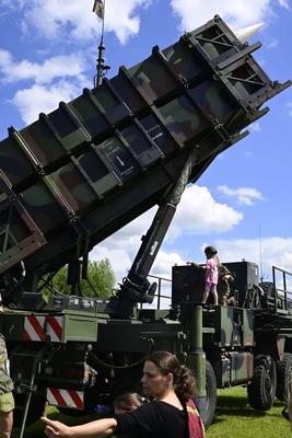 Pentagon Gives U.S. Defense Firms Just 21 Days to Speed Up Weapons Deliveries