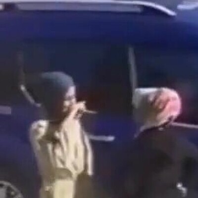 The Shocking Moment a Young Woman is Abducted in Broad Daylight in the Middle of the Street by a Suitor Who Was Rejected + video