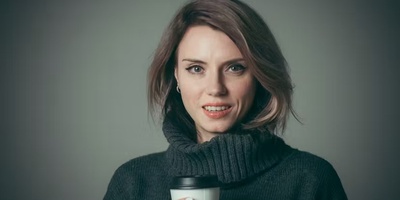 Why Do Some People Show Signs of Aging Later Than Others?
