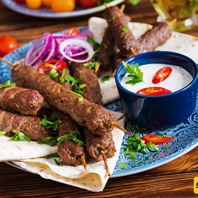 Delicious Kebabs: How to Make Turkish Adana Kebab in a Pan with Special Salad