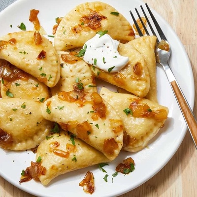 How to Make Cheesy Fruit Piroshki, a Delicious and Simple Dessert