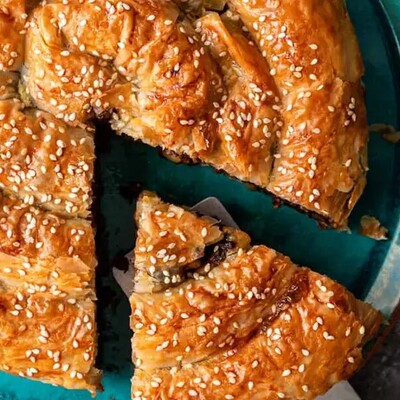 Quick Recipe for Delicious and Crispy Turkish Chicken Börek