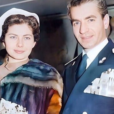 A Glimpse at Soraya’s Stunning Jewelry: From Iconic Wedding Rings to Ruby and Sapphire Brooches, the Pahlavi Family’s Extravagance Knew No Bounds