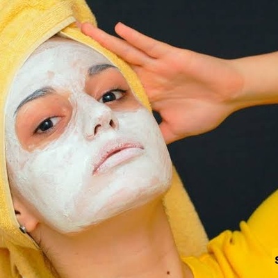 Natural Yogurt and Banana Face Mask for Fresh, Radiant Skin