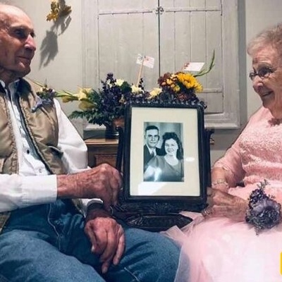 A Strange Incident That Happened During an Elderly Woman’s Alzheimer’s Wedding Anniversary Celebration