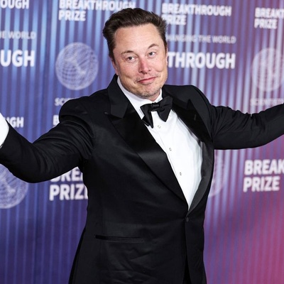Elon Musk Says One Hour of His Time Could Be Worth $100 Million
