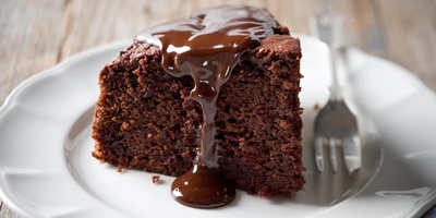 Chocolate Walnut Cake Recipe with Chocolate Sauce