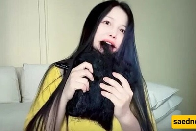 Chinese Snack Sparks Controversy! / They Don’t Seem Bothered by Hair in Their Food Anymore!!!