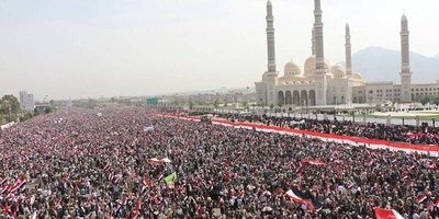 Yemenis hold massive rally in support of Iran