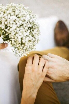 What is the Ruling on Reading the Marriage Contract in Persian According to Different Religious Authorities?