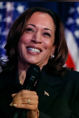 Trump Labels Harris a 'Lunatic' in Fiery Minnesota Rally; Harris Spokesperson Responds, Calling Trump 'Unhinged'