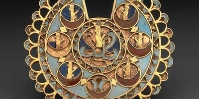 Luxurious Achaemenid Jewelry Adorned with Royal and Ahura Mazda Motifs and Gemstones at the Museum of Fine Arts, Boston