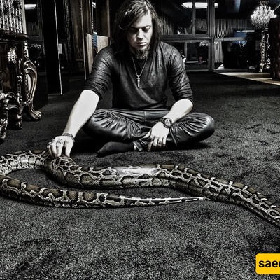 The Terrifying Tale of Iranian Sorcerer Aref Ghafouri Bitten by His Pet Cobra + Photos